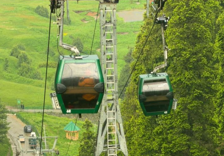 Tourists Stranded in Gulmarg Gondola Safely Rescued